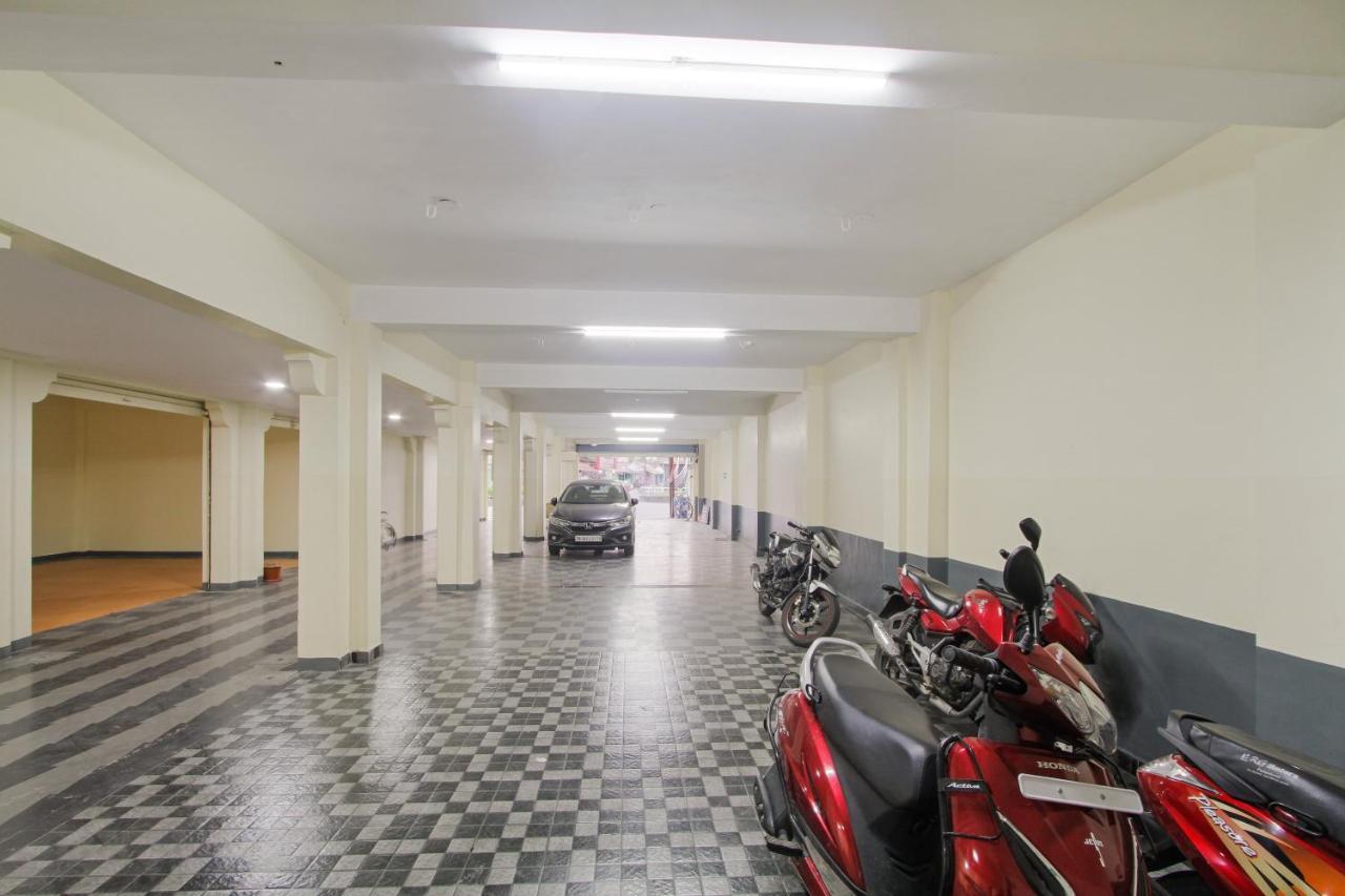Oyo 60708 Jaya Krishna Mansion Vellore Exterior foto